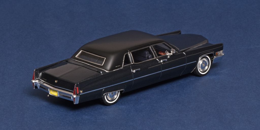 43matrix-Cadillac Fleetwood 75 limo 1970-2