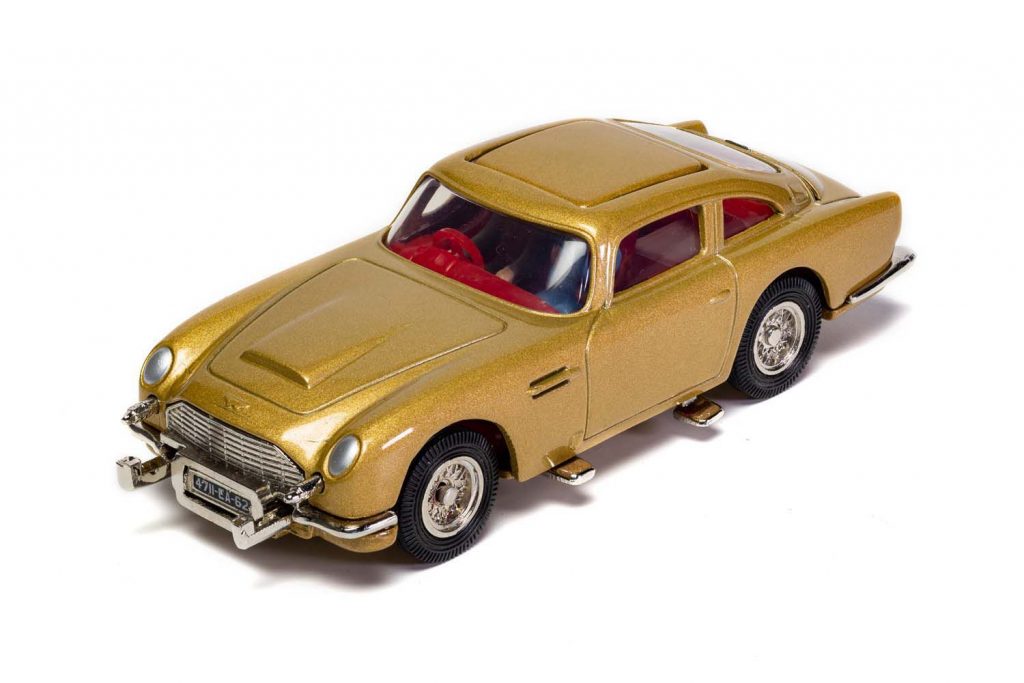 46Corgi_james-bond-aston-martin-db5_rt26101 (3)
