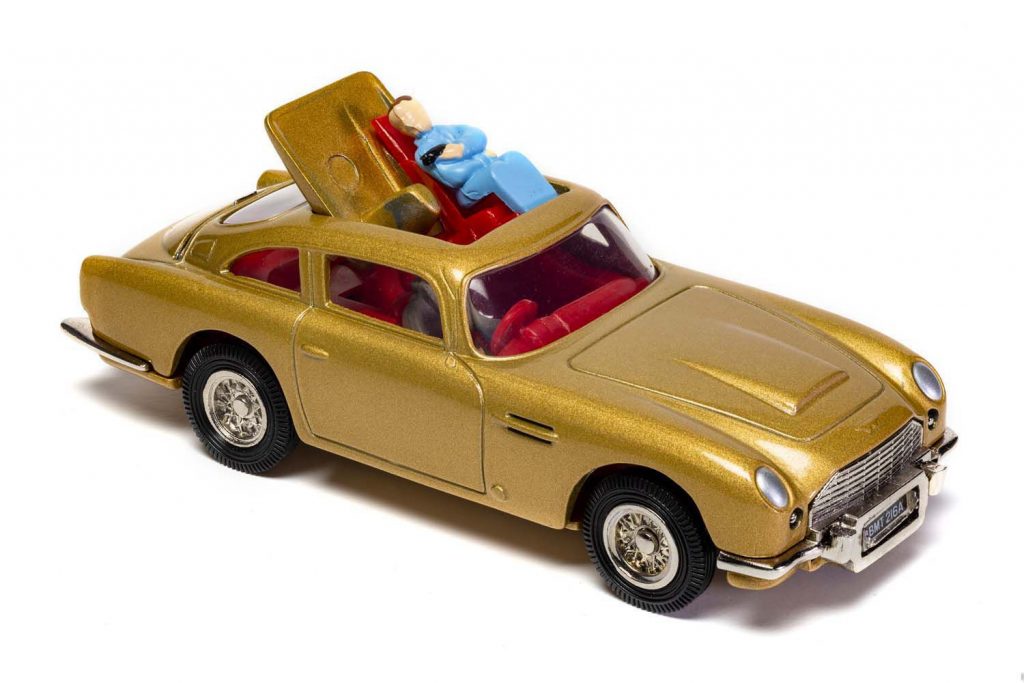 46Corgi_james-bond-aston-martin-db5_rt26101 (4)
