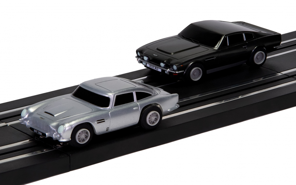 scalextric-james-bond DB5 en V8 1