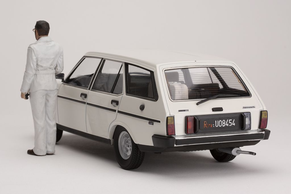 18CLCmodels-Fiat 131 Panorama 1981 Verdone-3a
