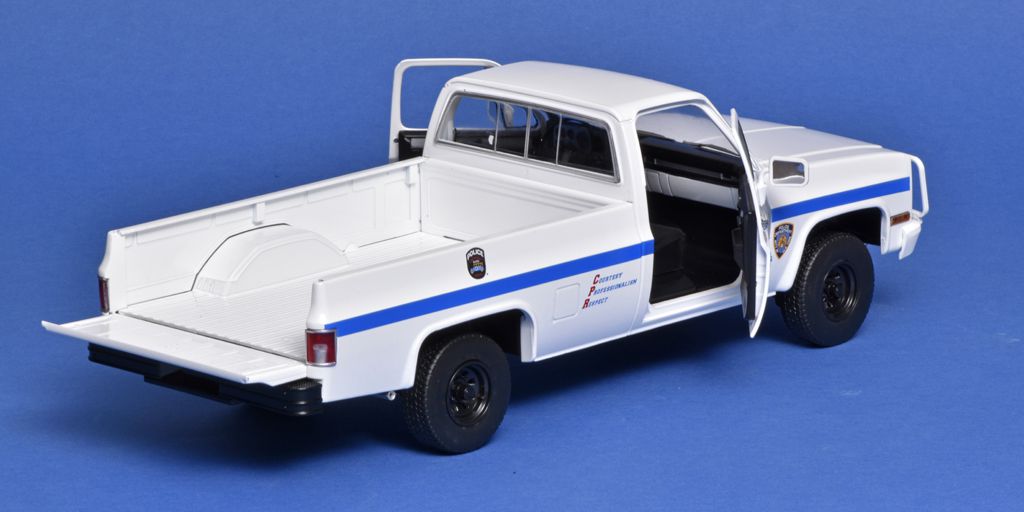 18Greenlight-Chevrolet CUCV M1008 NYPD 1984-2