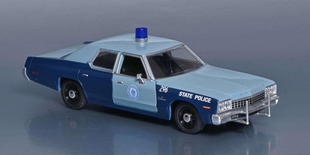 24greenlight-Dodge Monaco 1977 Massachusets police-1