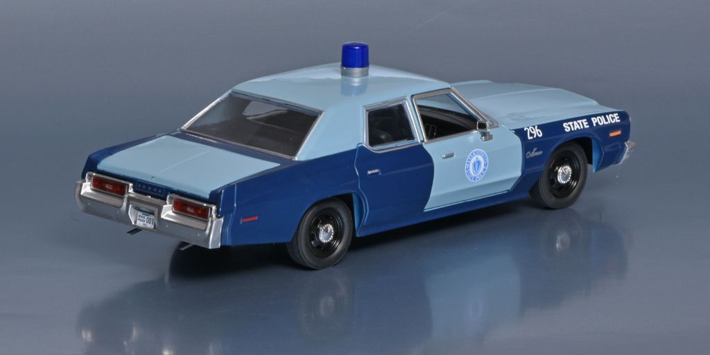 24greenlight-Dodge Monaco 1977 Massachusets police-2