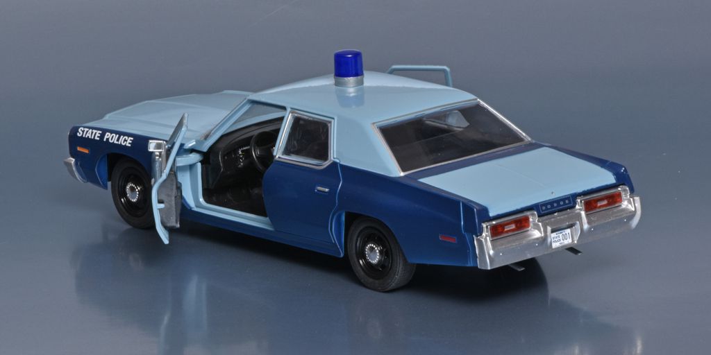 24greenlight-Dodge Monaco 1977 Massachusets police-3