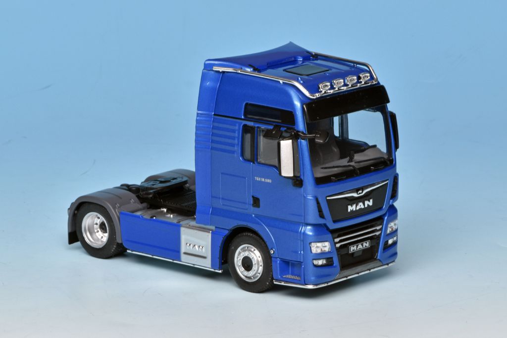 IXO MAN TGX XXL 1