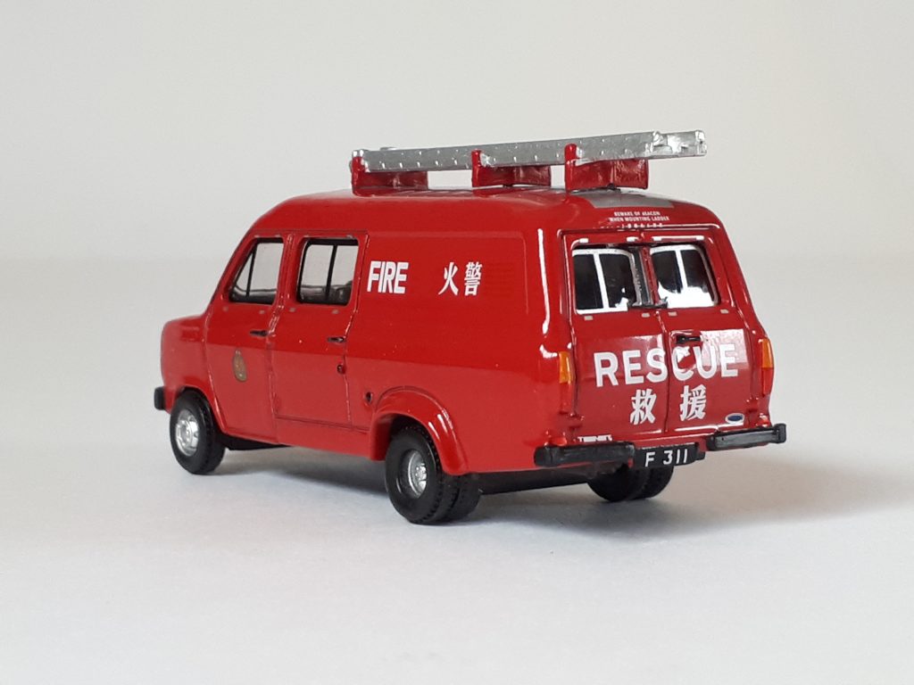 1;76 TINY Ford Transit 2