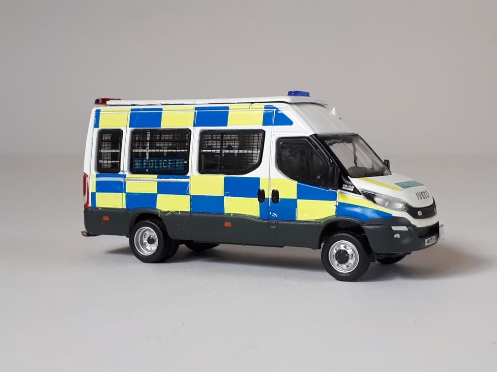 1;76 TINY Iveco Daily 1