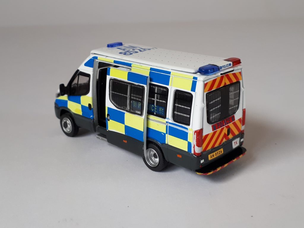 1;76 TINY Iveco Daily 2