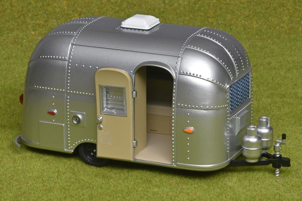 24Greenlight-Airstream 16 Bambi Sport-2