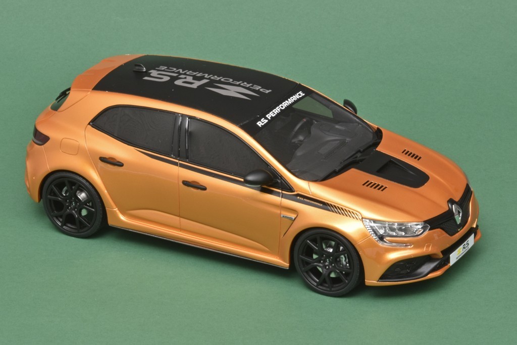 118 OttOmobile Renault Megane R.S. Performance (2020)hoog