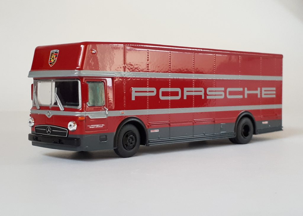 1;64 Schuco Mercedes-Benz O317 Porsche Transpoter 1