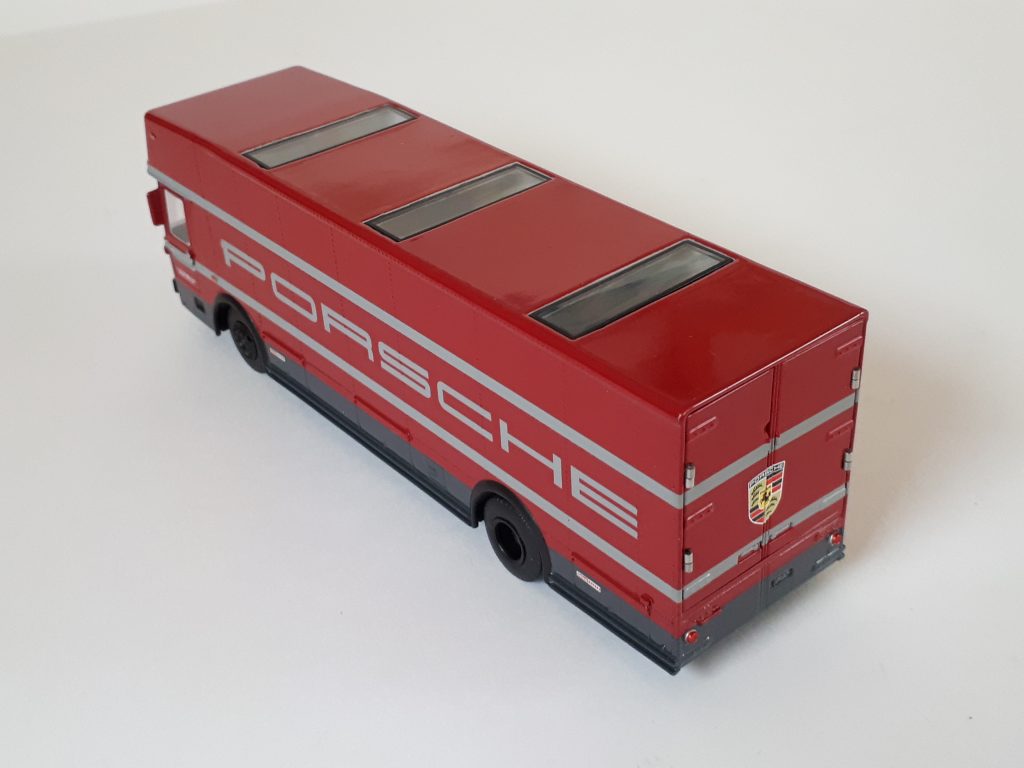 1;64 Schuco Mercedes-Benz O317 Porsche Transpoter 2