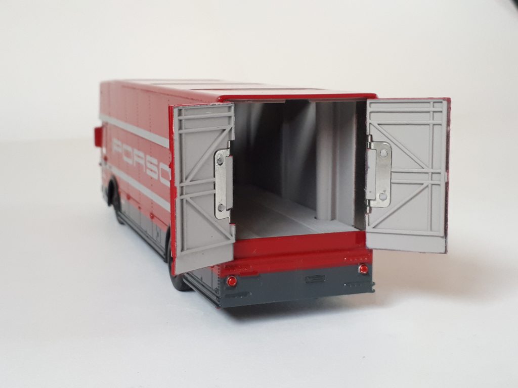 1;64 Schuco Mercedes-Benz O317 Porsche Transpoter 3