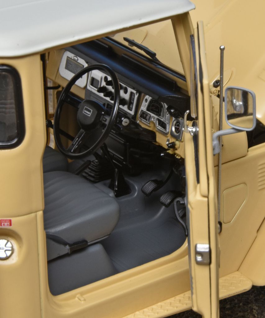 18Kyosho-Toyota Land Cruiser 40 pick-up 1985-5
