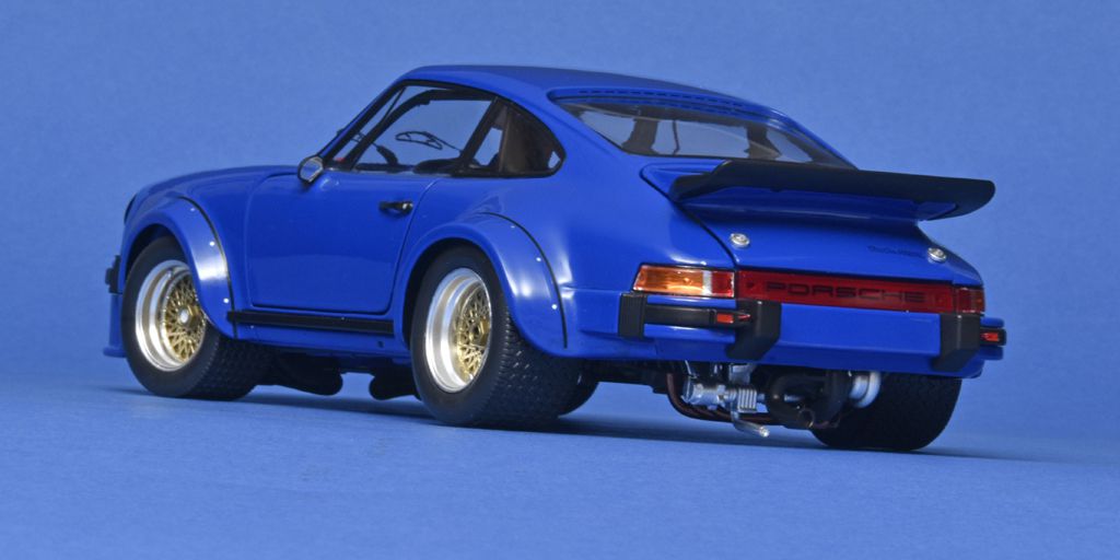18Schuco-Porsche 934 RSR 1976-2