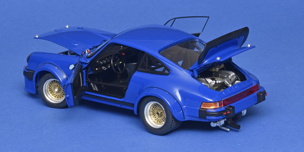 18Schuco-Porsche 934 RSR 1976-3