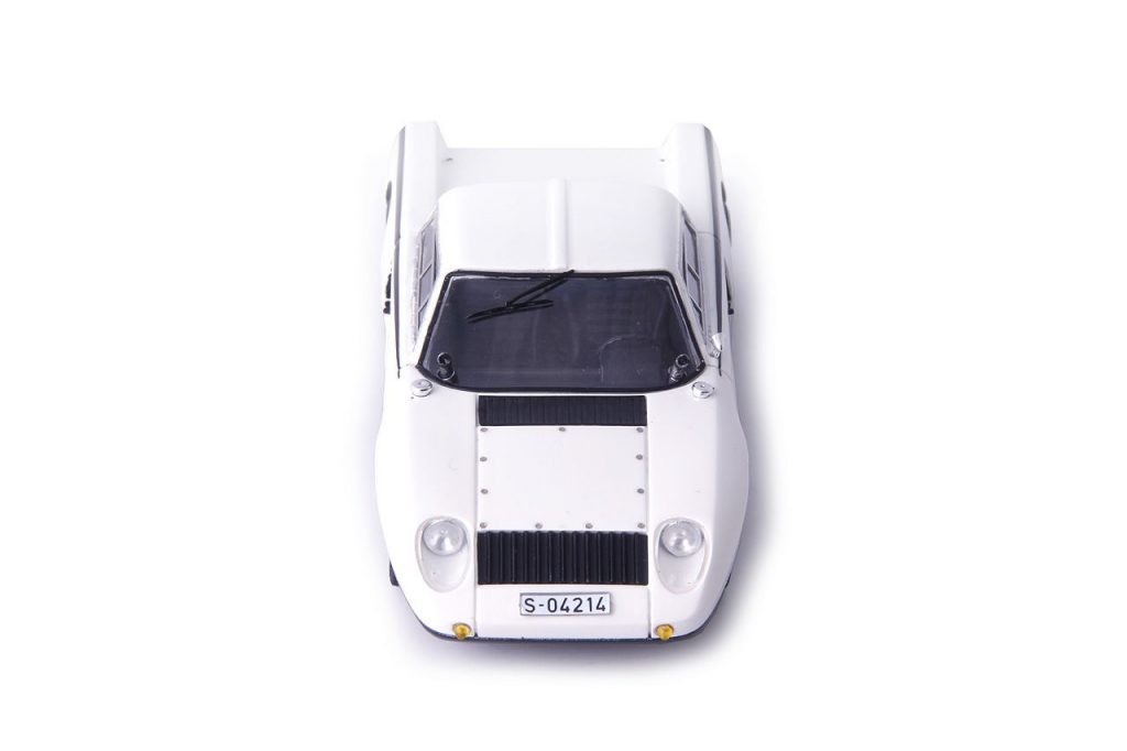 43Autocult_ Mercedes-Benz C101_06049 (5)