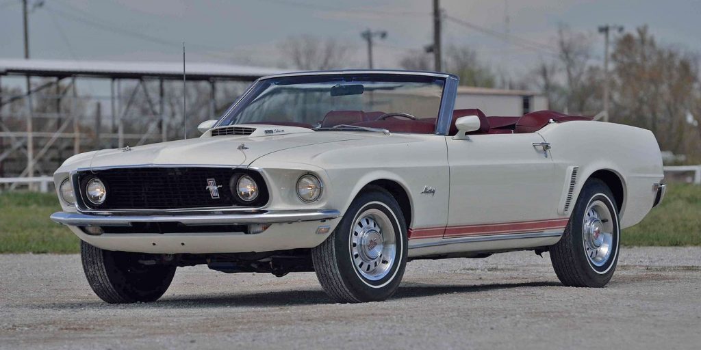 18DNA-Ford Mustang Convertible