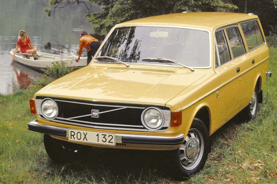 18DNA-Volvo 145 Estate.
