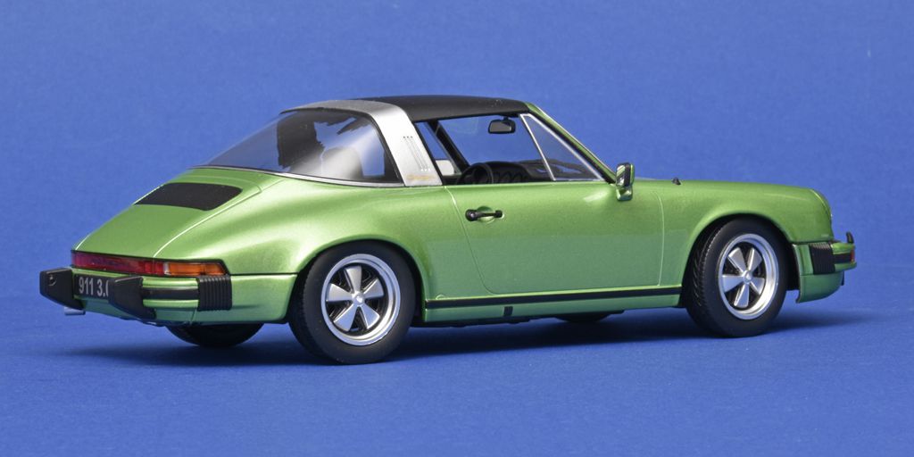18KK-Scale-Porsche 911 Carrera Targa 1977-2