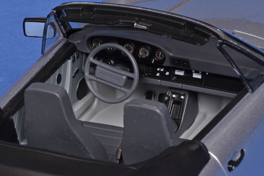 18KKscale-Porsche 911Carrera 3.2 1988-5