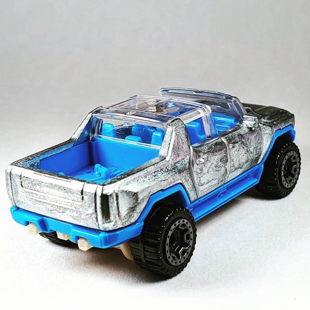 3-inch Hot Wheels GMC Hummer EV 2