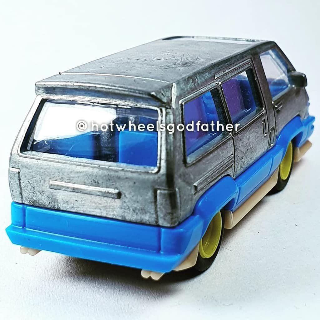 3-inch Hot Wheels Toyota LiteAce 3