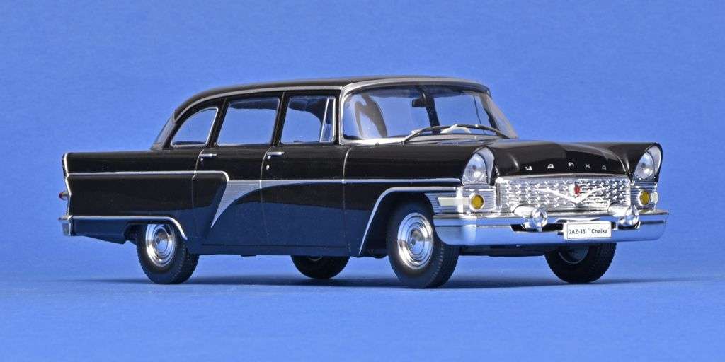 124 WhiteBox GAZ 13 1960