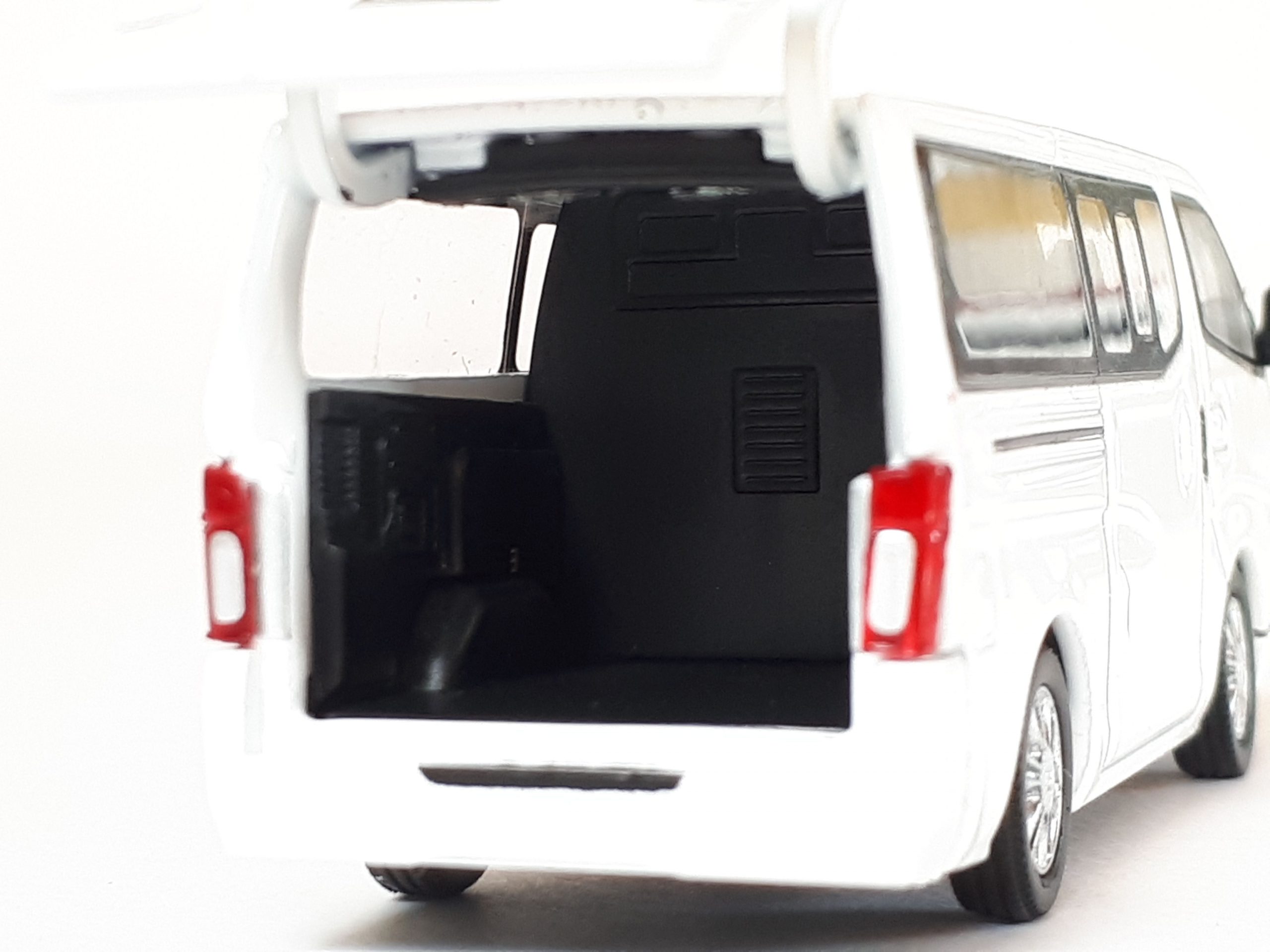 1;64 Era Car Nissan NV350 3