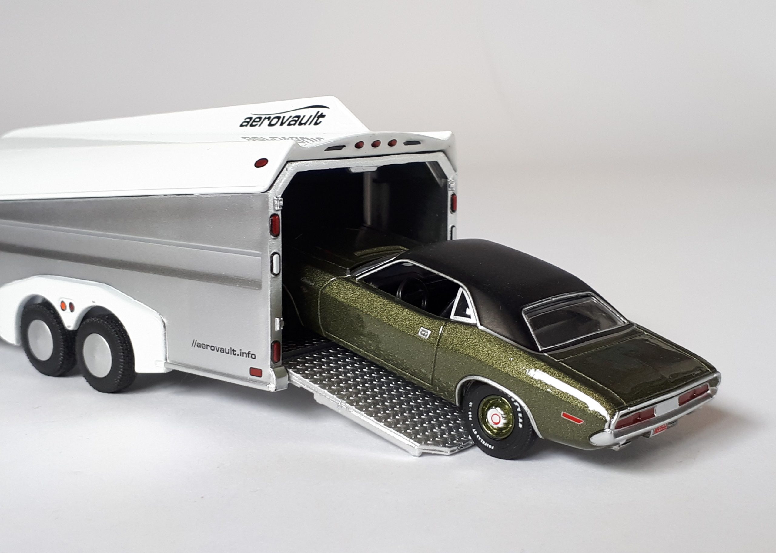 1;64 GreenLight Ram 2500 Laramie 6