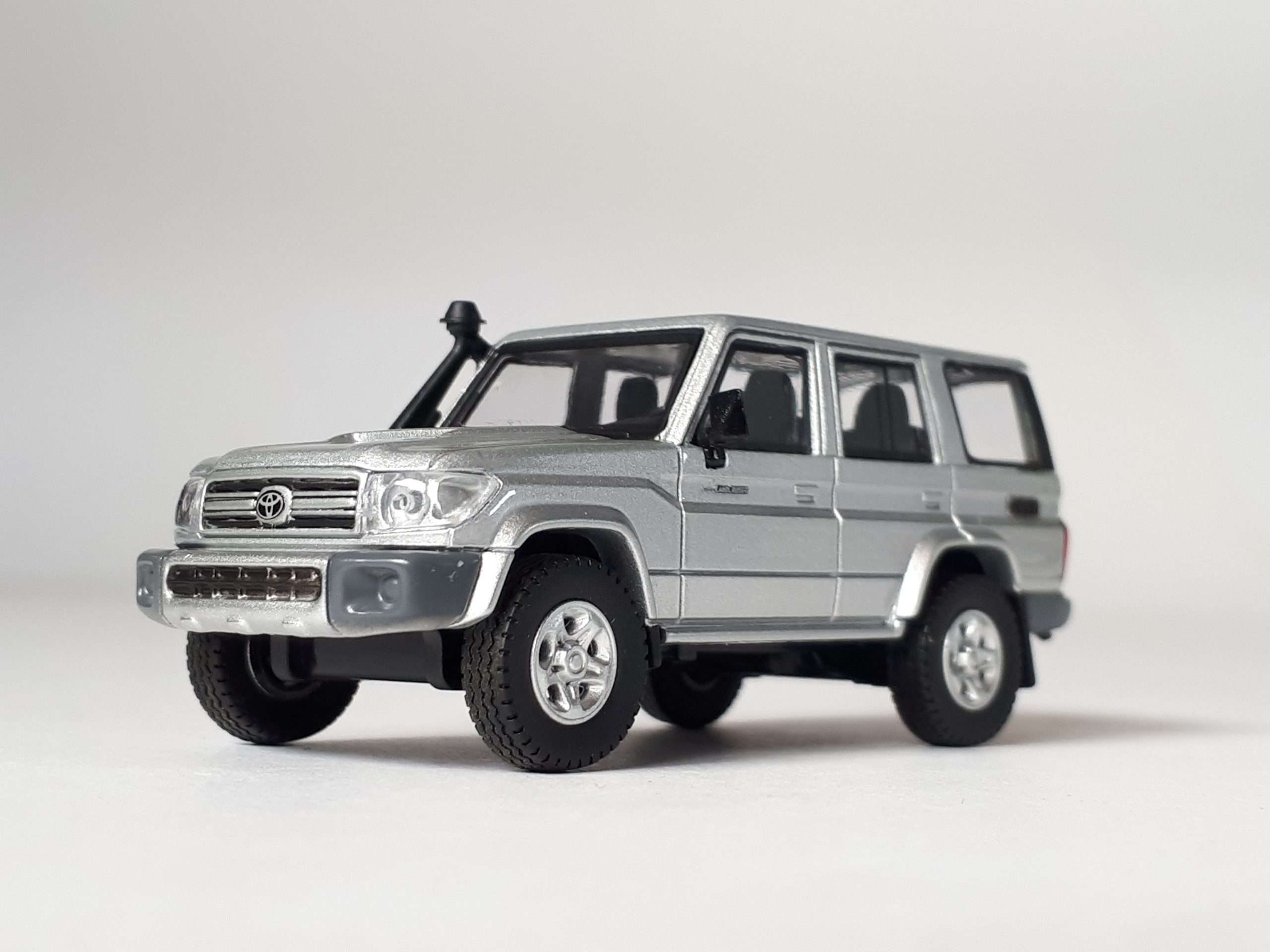 164 Para64 Toyota Land Cruiser 1