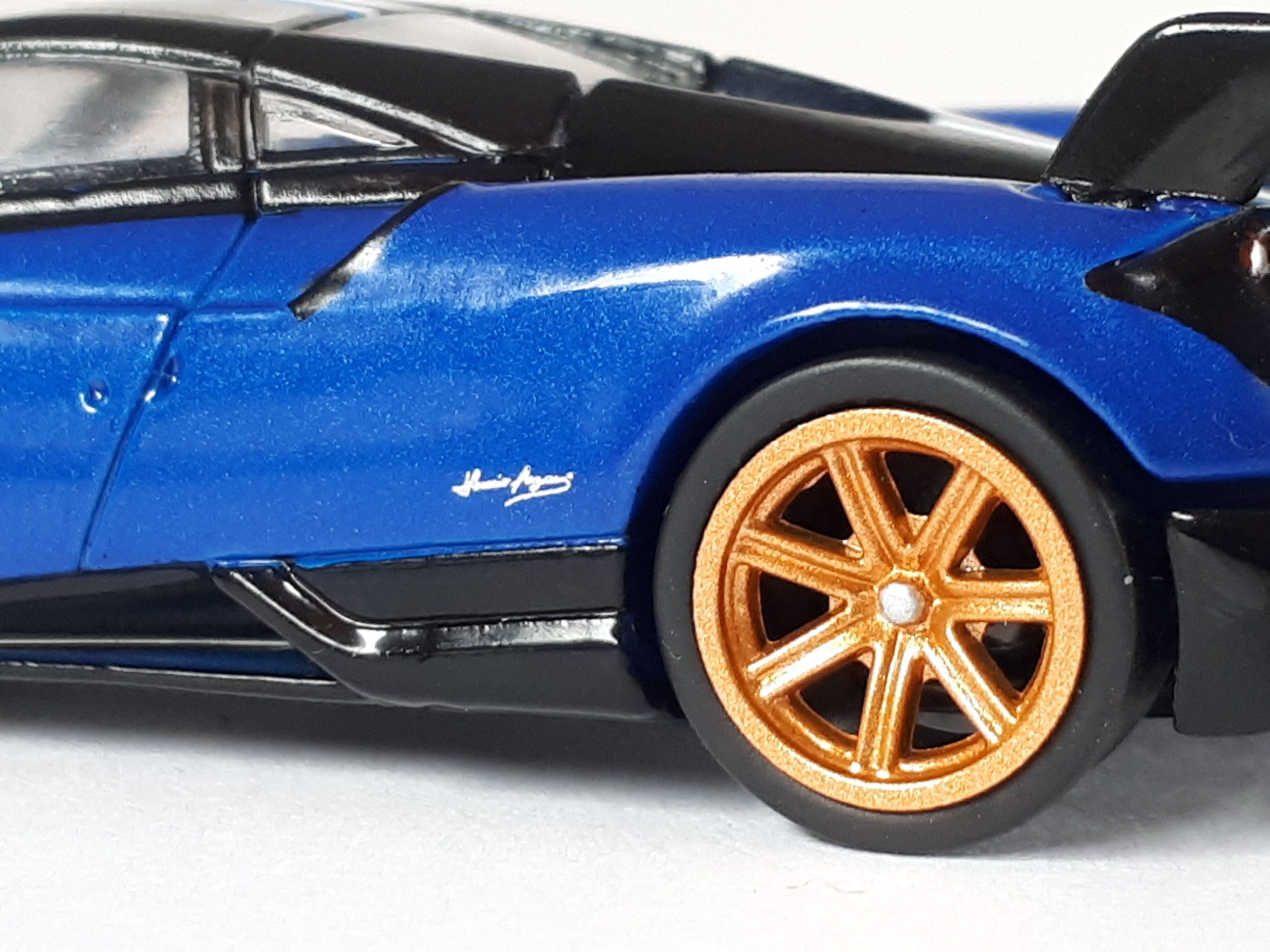 1;64 Tarmac Pagani Huayra BC 5