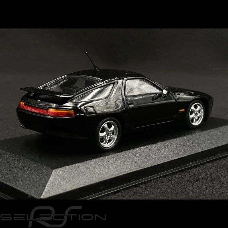 43Minichamps_Porsche-928-gts-1991-black-943068103 (5)