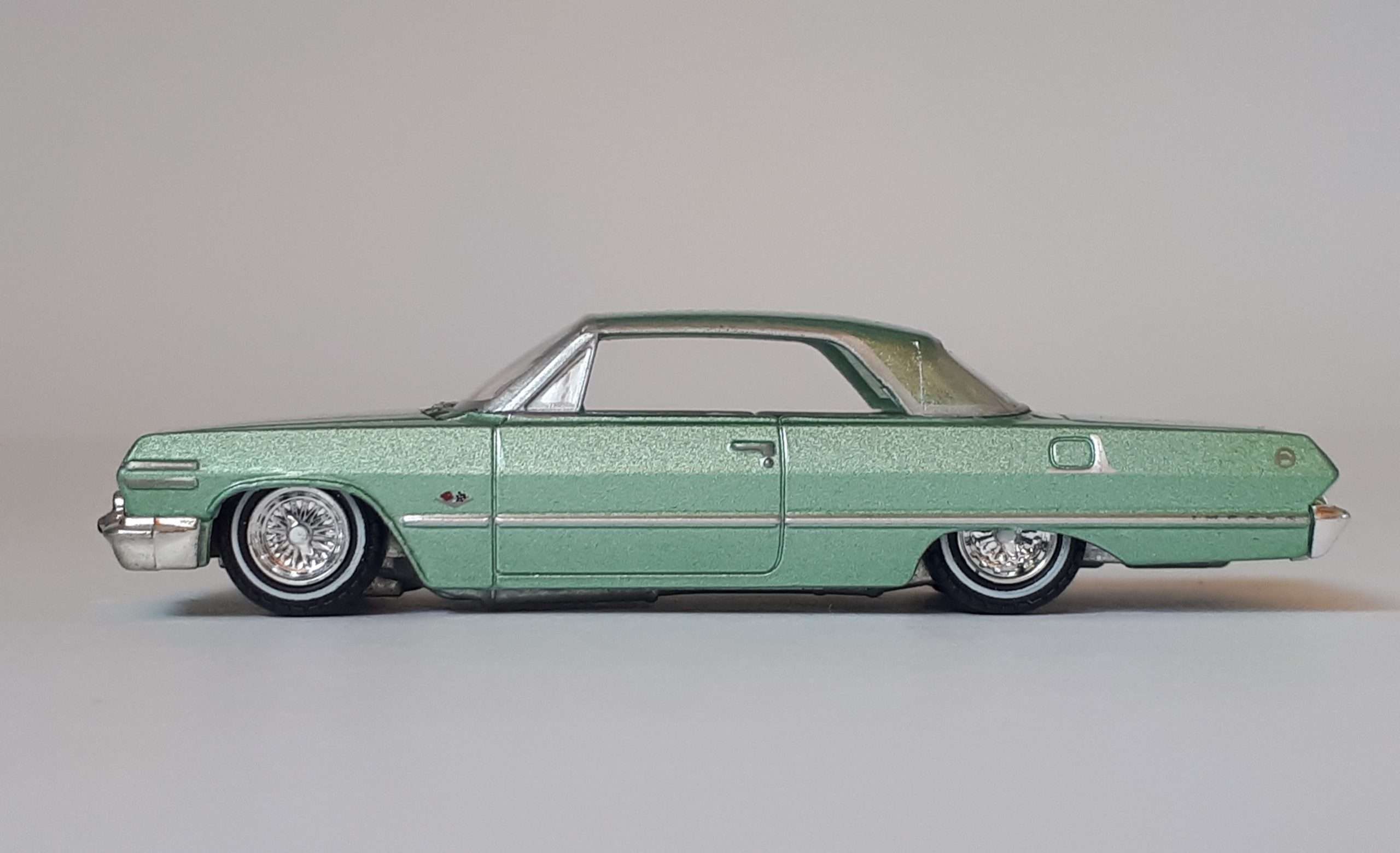 164 GreenLight Chevrolet Impala 1