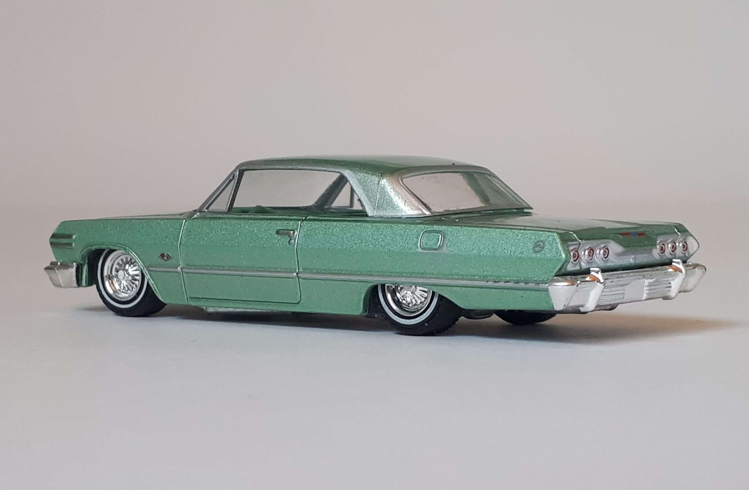 164 GreenLight Chevrolet Impala 3