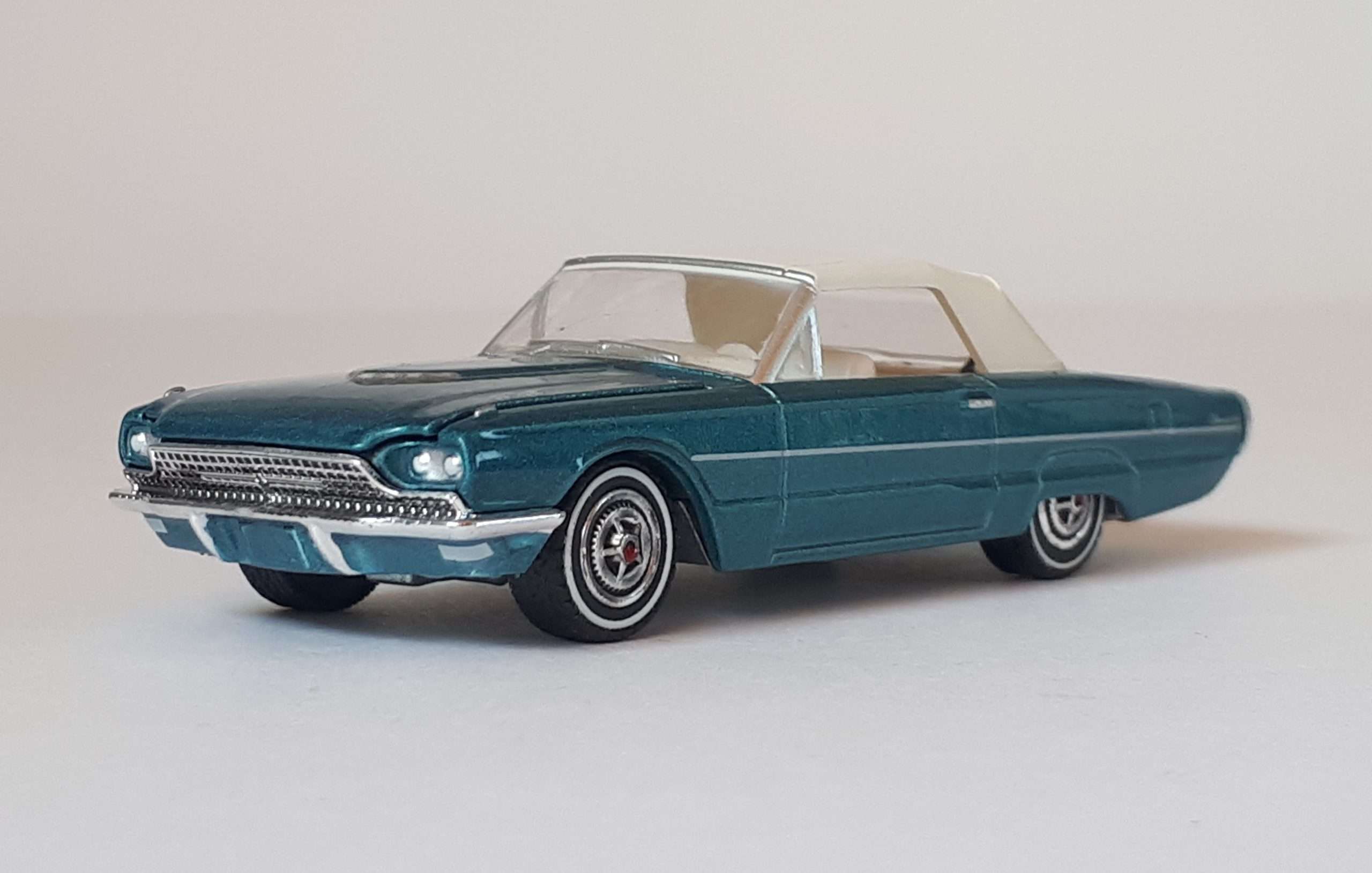 164 GreenLight Ford Thunderbird 2
