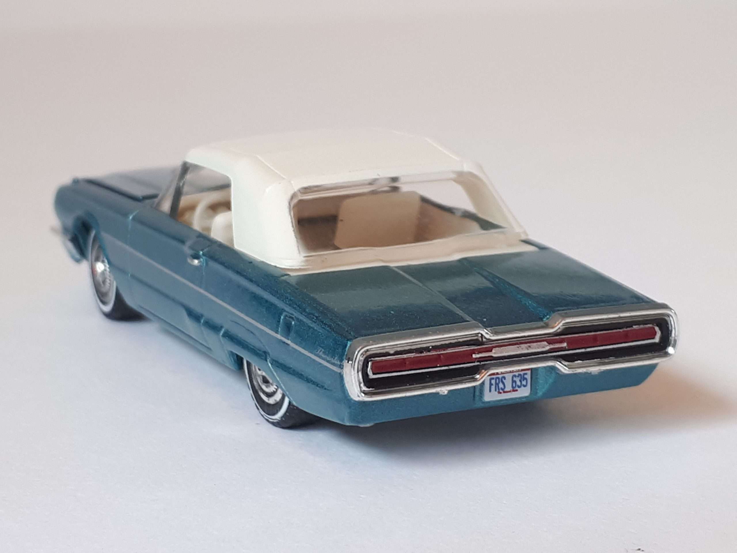 164 GreenLight Ford Thunderbird 3 164 GreenLight Ford Thunderbird 3