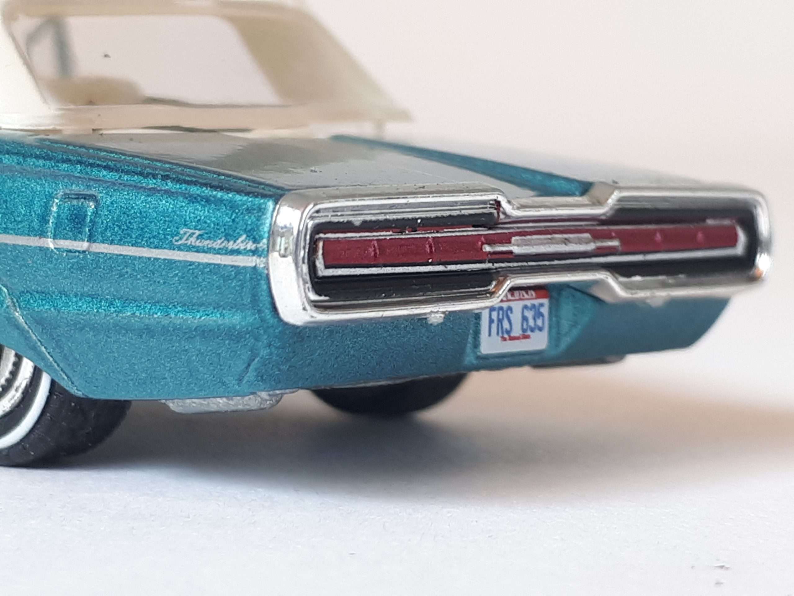 164 GreenLight Ford Thunderbird 4 164 GreenLight Ford Thunderbird 4