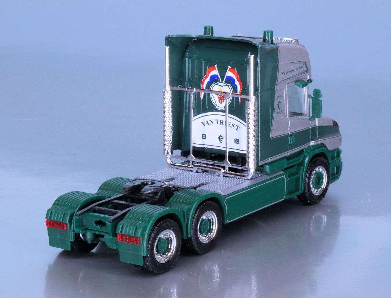 187 Herpa Scania Neus Van Triest trekker