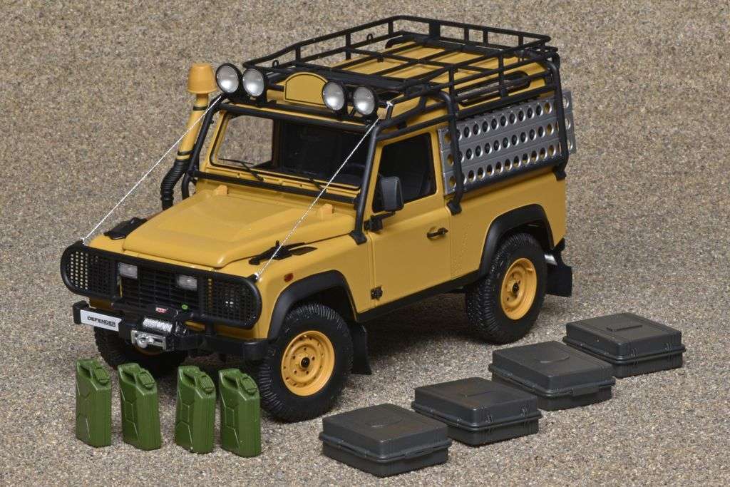 18Kyosho Land Rover Defender 90 off road 1