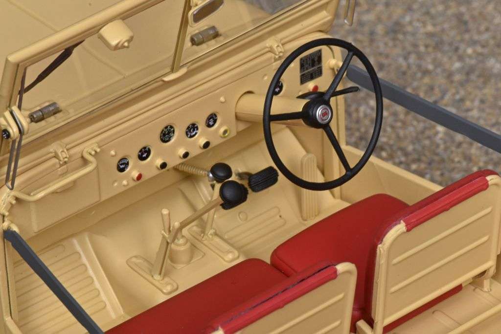 18Kyosho Toyota Land Cruiser BJ 3 compressed