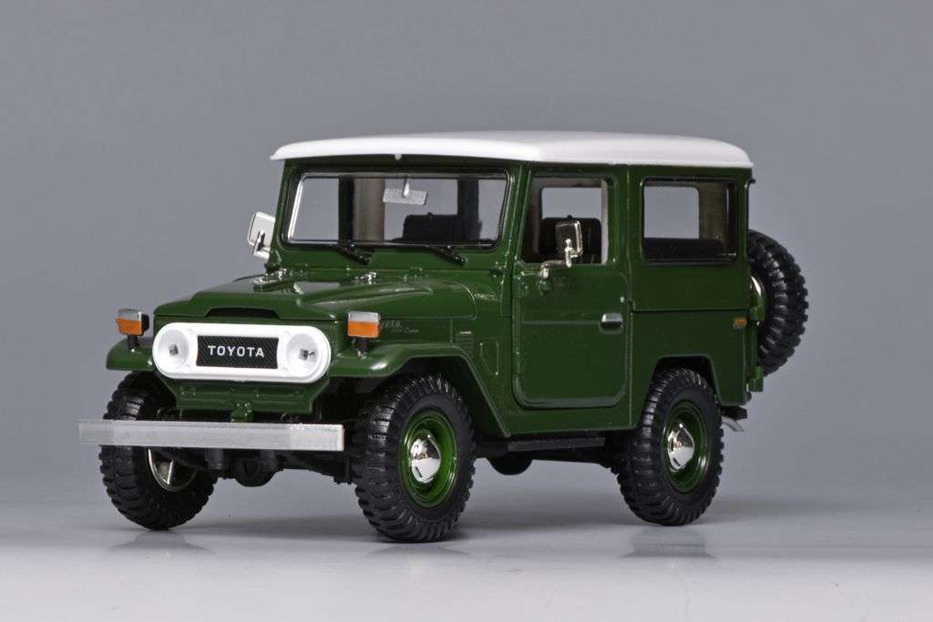 24MotorM Toyota FJ40 hardtop 1974 1