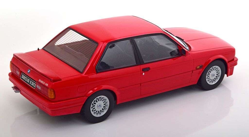 118 KK Scale BMW 320i E30 Italo M3 1989 achter 118 KK Scale BMW 320i E30 Italo M3 1989 achter