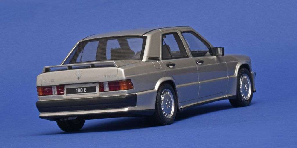 118 OttOmobile Mercedes Benz 190E 2.5 16V 1993 achter 118 OttOmobile Mercedes Benz 190E 2.5 16V 1993 achter