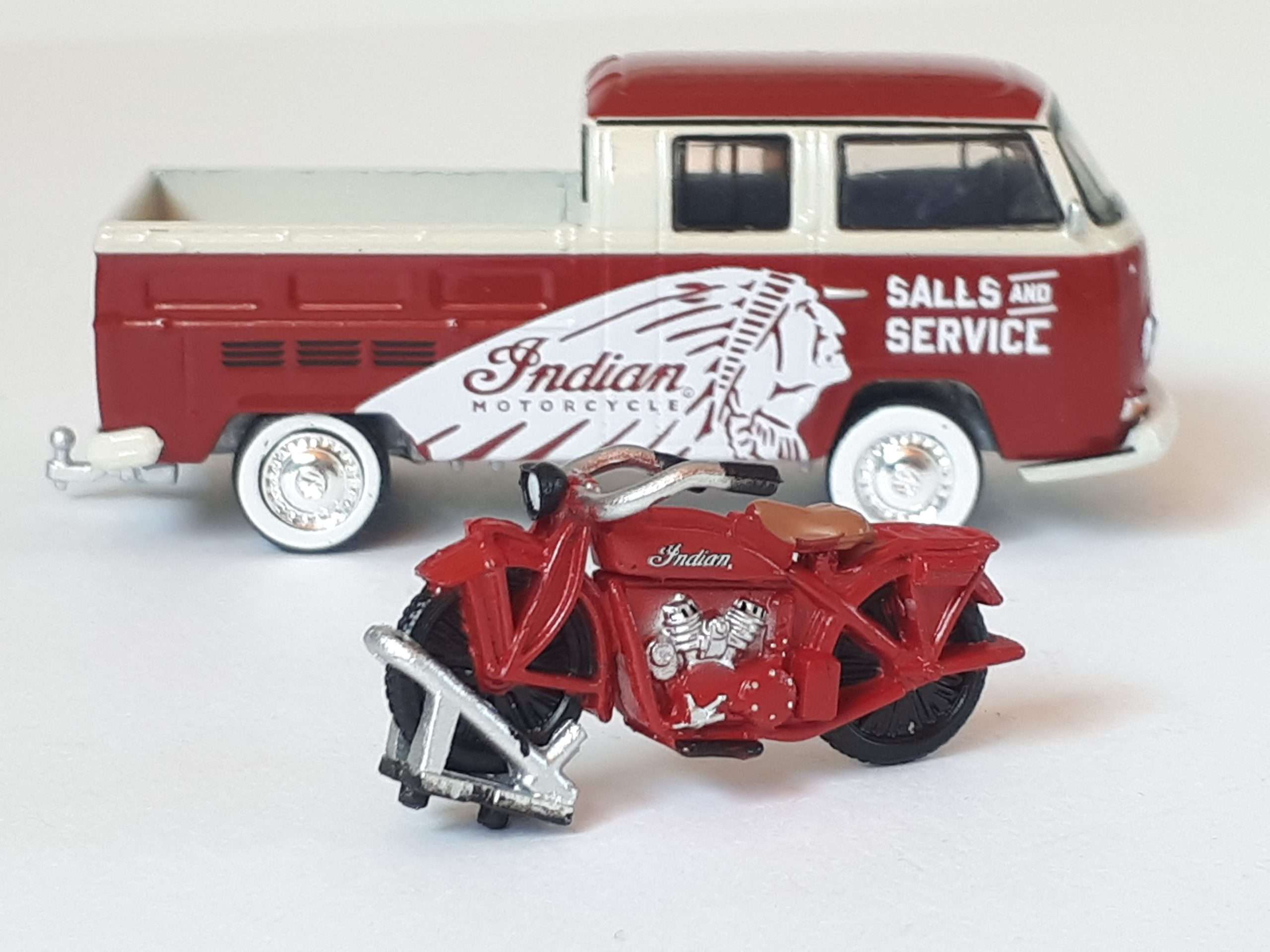 164 GreenLight Indian Scout Volkswagen Transporter 3