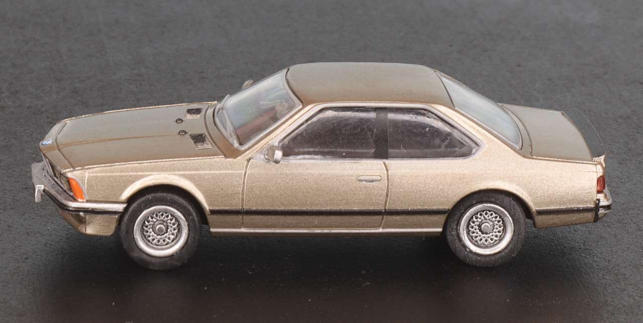 187 Brekina BMW 635 CSi opzij