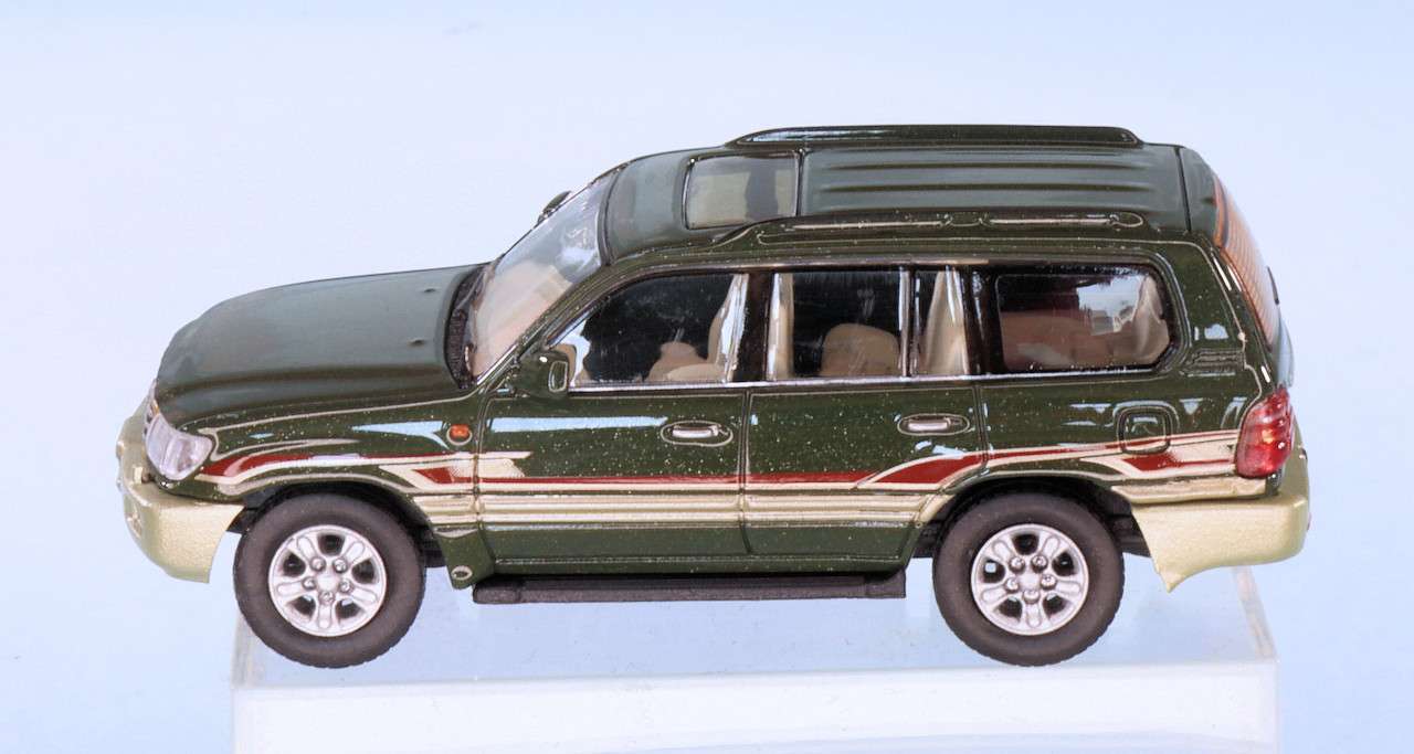 187 MicroCity87 Toyota LandCruiser 100 opzij