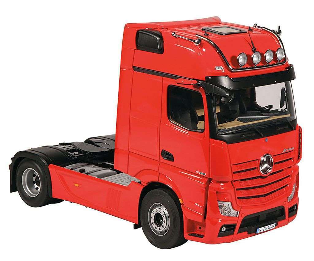 18nzg MB Actros Gigaspace 2022 met verlichting 1