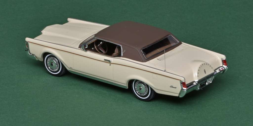 43GIM Lincoln Continental Mark III 1971 2